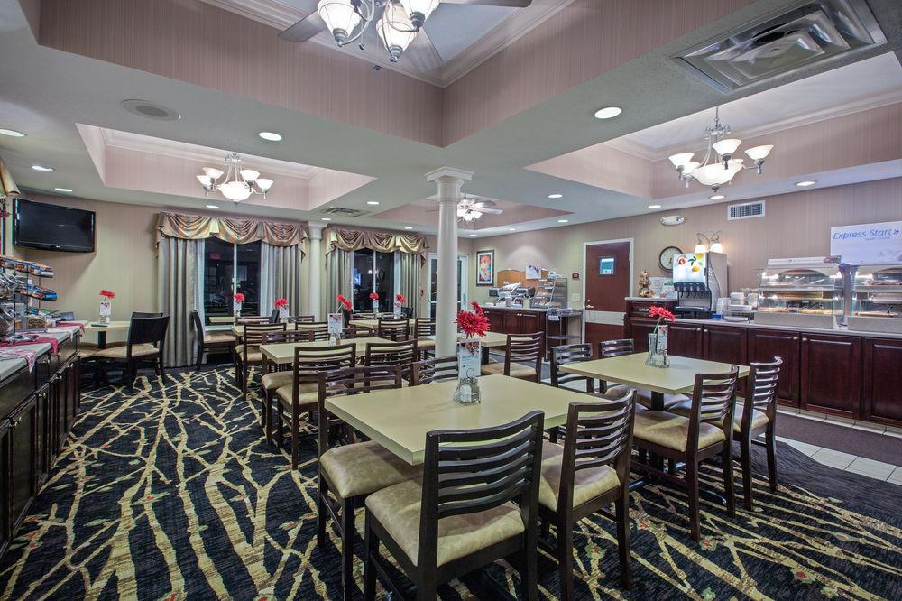Holiday Inn Express Hotel & Suites Youngstown North-Warren/Niles By Ihg Exterior photo