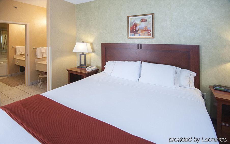 Holiday Inn Express Hotel & Suites Youngstown North-Warren/Niles By Ihg Room photo