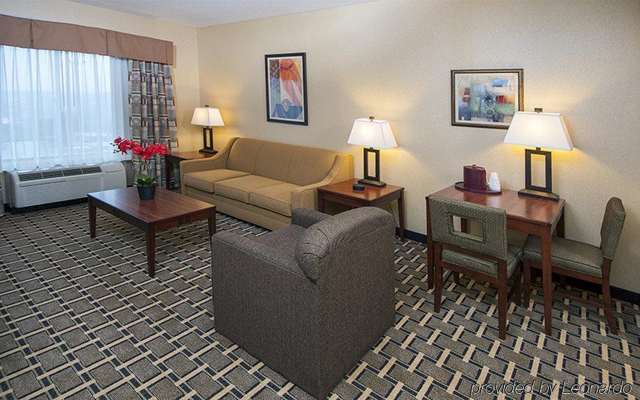 Holiday Inn Express Hotel & Suites Youngstown North-Warren/Niles By Ihg Room photo